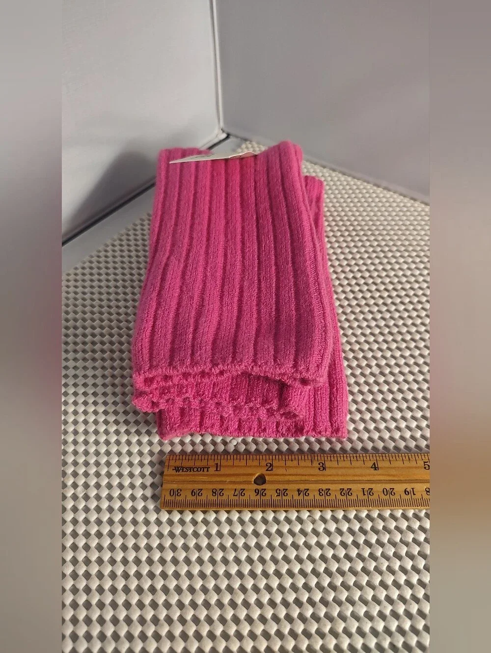 No Boundaries Women's One Size Ribbed Fingerless Gloves Hot Pink